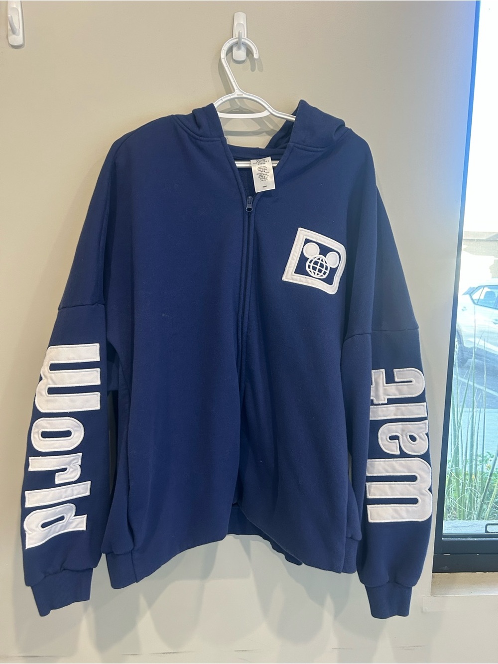 Walt Disney World full zip men’s XXL BLue sweatshirt with hood
